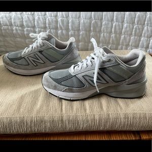 New Balance Women’s 990v5 size 7.5